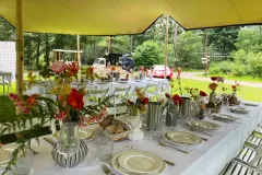 Trouwlocatie-in-Overijssel-met-diner-aan-landelijke-tafels