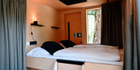 Tiny house container woning met Jacuzzi Whirlpool en Rooftop