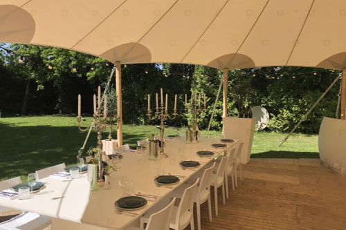 Vergaderen in luxe tent